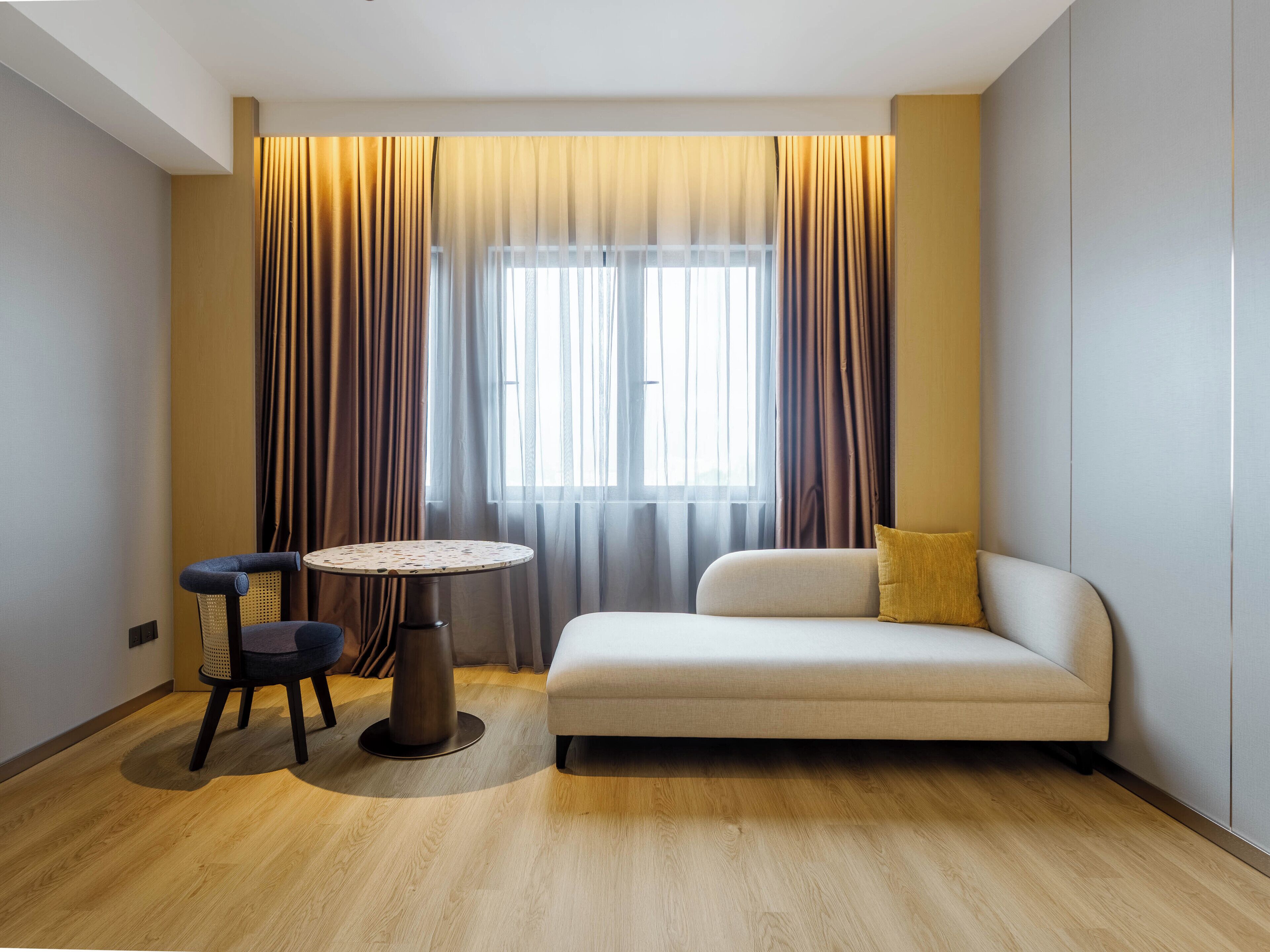 In-room safe, soundproofing, iron/ironing board, free WiFi