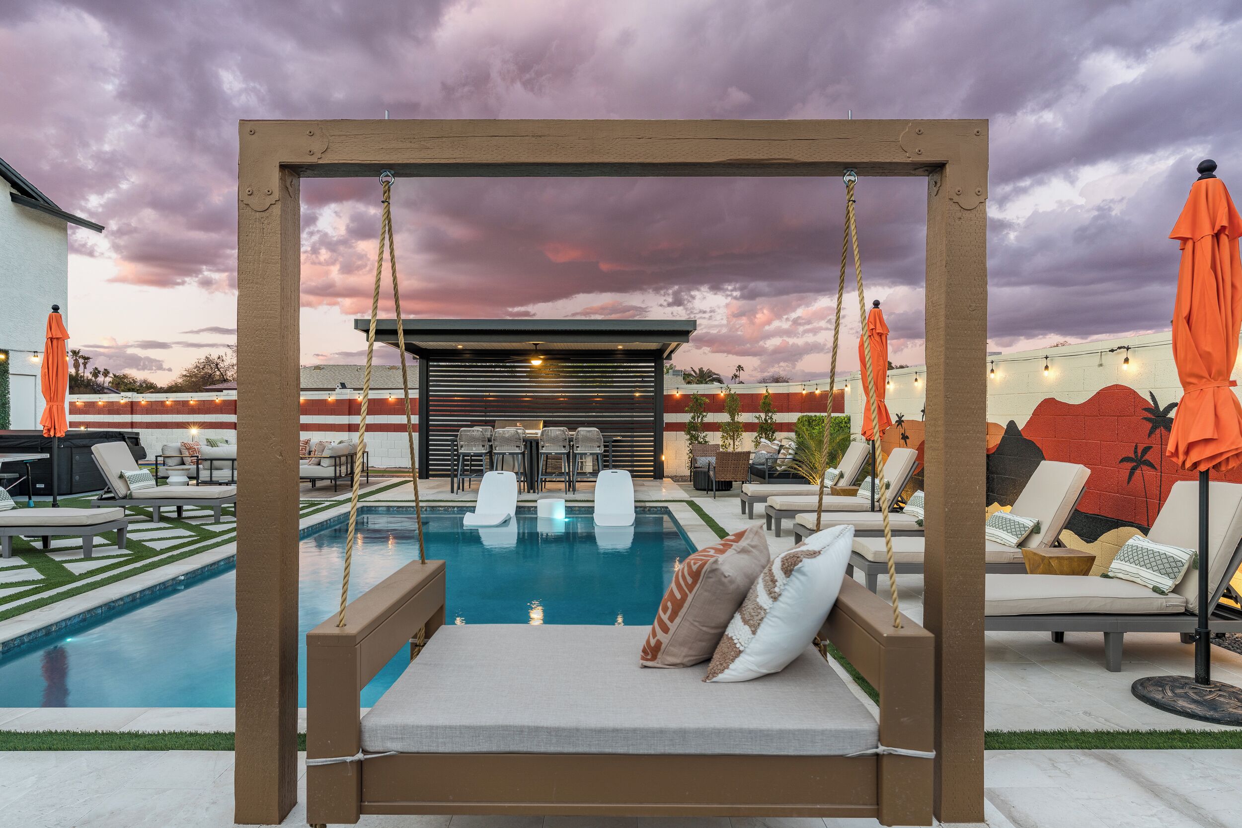 室外游泳池，恒温泳池