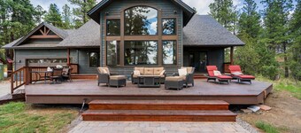 Pet Friendly, Big Deck & Forest Views!