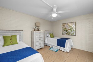 2 chambres, fer et planche à repasser, accès au Wi-Fi (inclus)