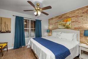 2 slaapkamers, een strijkplank/strijkijzer, gratis wifi, beddengoed