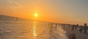 Relax with the whole family at this peaceful place to stay at Sarasota Florida