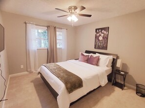 3 bedrooms, iron/ironing board, WiFi, bed sheets