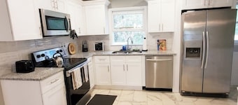 Stone Mountain Getaway- 3 bedroom ranch house