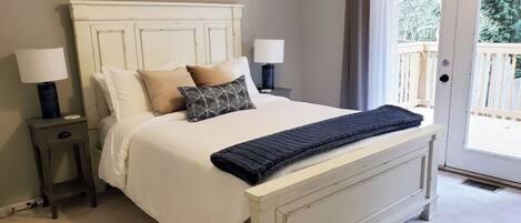 3 bedrooms, iron/ironing board, WiFi, bed sheets