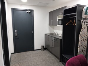 Apartment | Private kitchen | Fridge, microwave, oven, stovetop