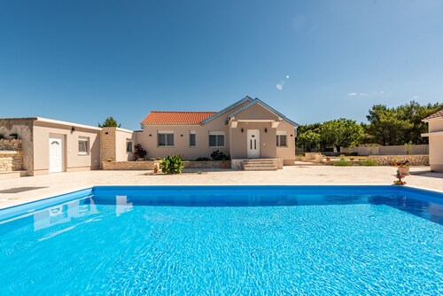 Holiday Home Marija with pool 6+2