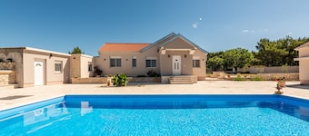 Holiday Home Marija with pool 6+2