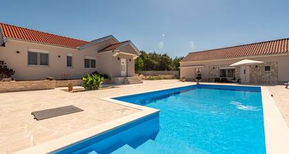Holiday Home Marija with pool 6+2