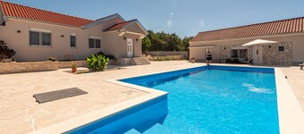 Holiday Home Marija with pool 6+2