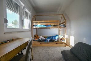 1 bedroom, travel cot, free WiFi, bed sheets - Holiday Home Marija with pool 6+2 (Bukovic)