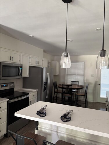 4-bedroom house near Shelby Farms with WiFi, AC