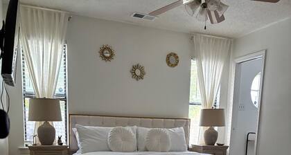 4-bedroom house near Shelby Farms with WiFi, AC