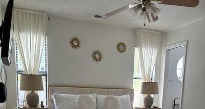 4-bedroom house near Shelby Farms with WiFi, AC