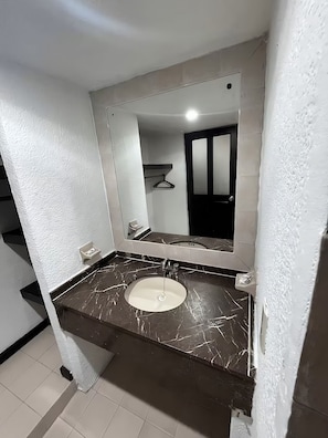 Shower, jetted bath, hair dryer, bidet