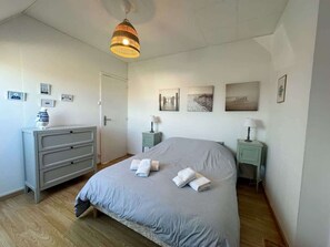 3 bedrooms, iron/ironing board, free WiFi, bed sheets - Ker Avel - Renovated family house near the beach (Ploudalmézeau)