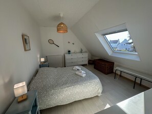 3 quartos, Wi-Fi de cortesia, roupa de cama