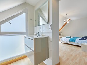 4 soverom og internettilgang