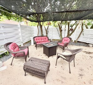 Terrace/patio - The Green Palm, Sleeps 6 , pet friendly! (Holly Hill)