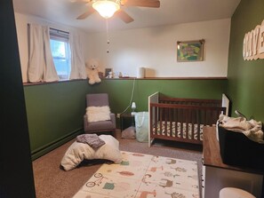 Interior - Charming 3-bedroom house in Pleasant Oshkosh with WiFi, fitness room (Oshkosh)
