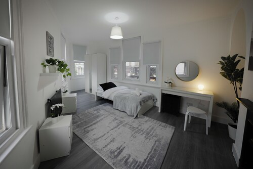 Modern 3BR Gem in Greenwich near O2