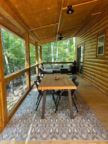 Enjoy the Fall colors! Mountain retreat w/hot tub, game room, large deck