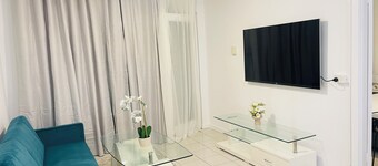 Entire One Bed Room Unit in Norwood, Adelaide. 8 Min drive to the City Centre