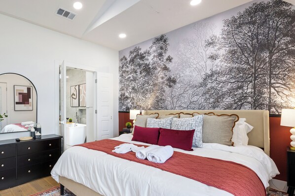 4 bedrooms, desk, iron/ironing board, WiFi