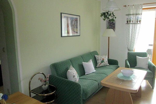 Ferienwohnung Nr. 2, 1-3 Personen, 39 qm, Dusche/WC, Balkon, TV, 1 Schlafzimmer, Nichtraucher-Ferienwohnung 2a