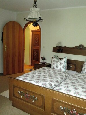 1 sovrum, internet och sängkläder