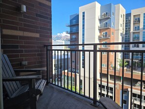 Departamento Deluxe, 2 habitaciones, patio, vista a la montaña | Vista a la montaña