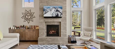 Smart TV, caminetto
