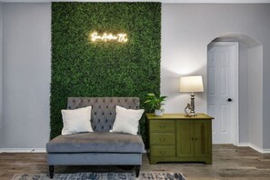 TV, fireplace, ping pong