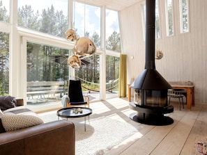 Televisie en een open haard