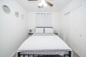 1 bedroom, desk, iron/ironing board, free WiFi