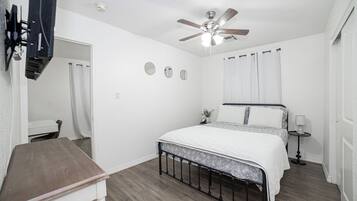 1 bedroom, desk, iron/ironing board, free WiFi