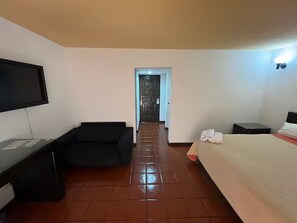 1 bedroom, iron/ironing board, WiFi, bed sheets - Hotel Villa Capri, 1 cama triple 4 Huéspedes (Morelia)