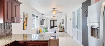 Hacienda M&B · Perfect for Groups, with Pool and Spacious Patio