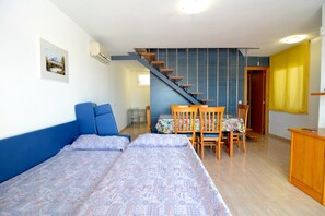 3 bedrooms, iron/ironing board, free WiFi