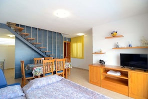 3 habitaciones, tabla de planchar con plancha y wifi gratis 