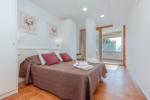 3 bedrooms, iron/ironing board