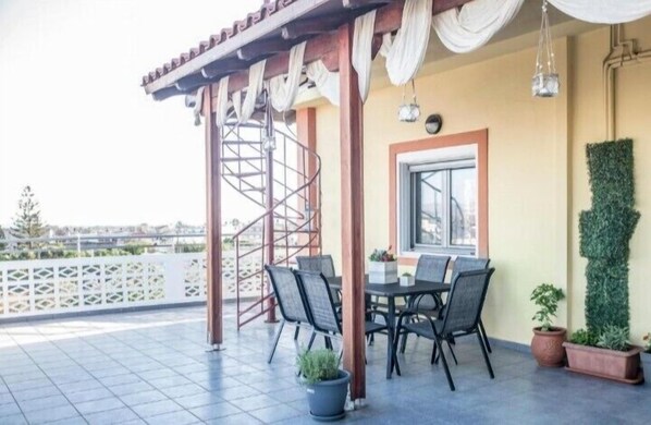 Appart'hĂŽtel, vue partielle sur la mer | Lanai