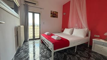 Basic Condo, Partial Sea View | Soundproofing, iron/ironing board, free WiFi