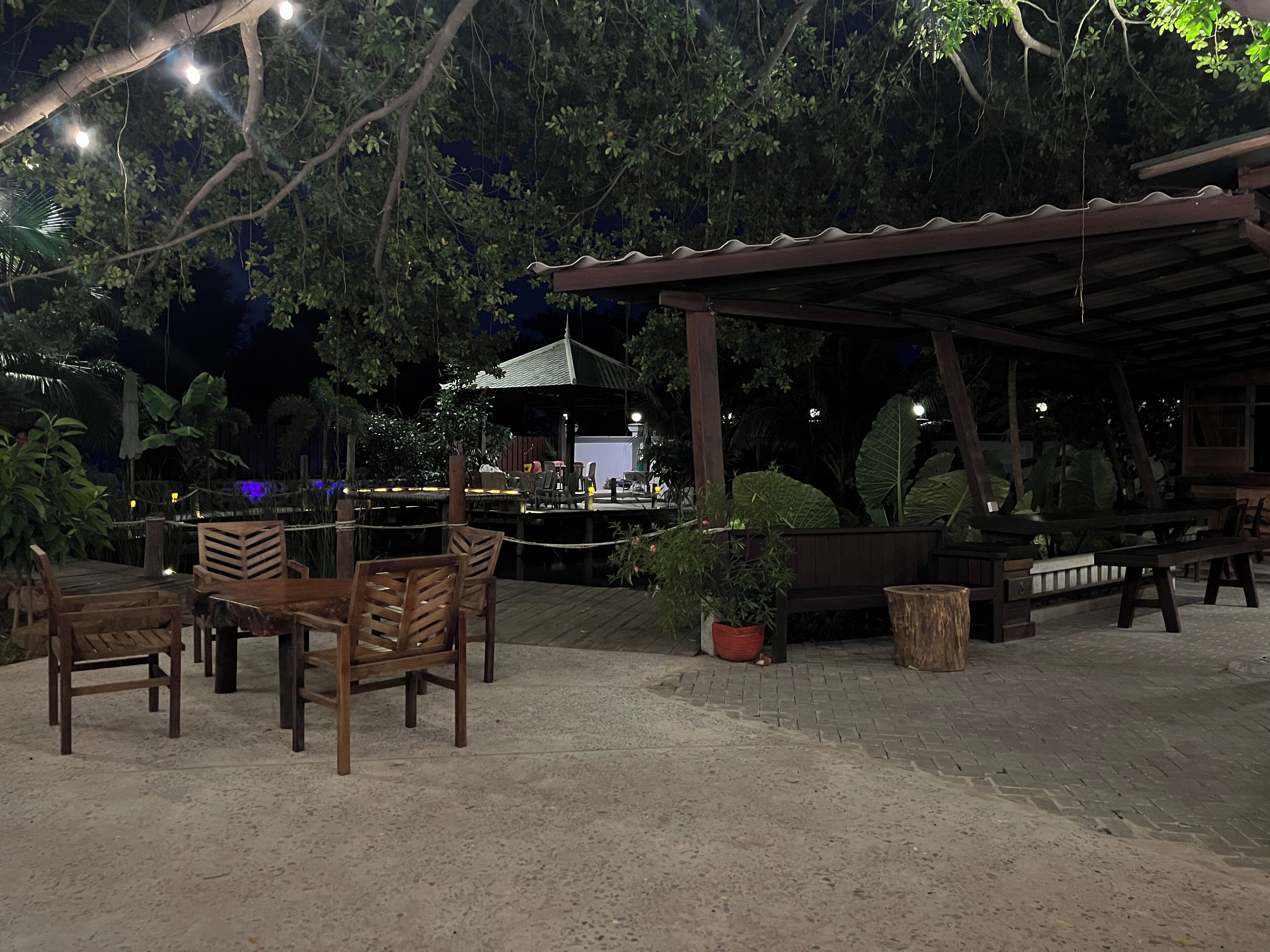 Foto - The R&B Boutique