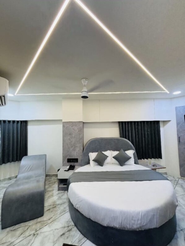 Superior Room | Free WiFi - The Azone Hotel (Ahmedabad)