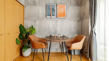 202 | In-room dining