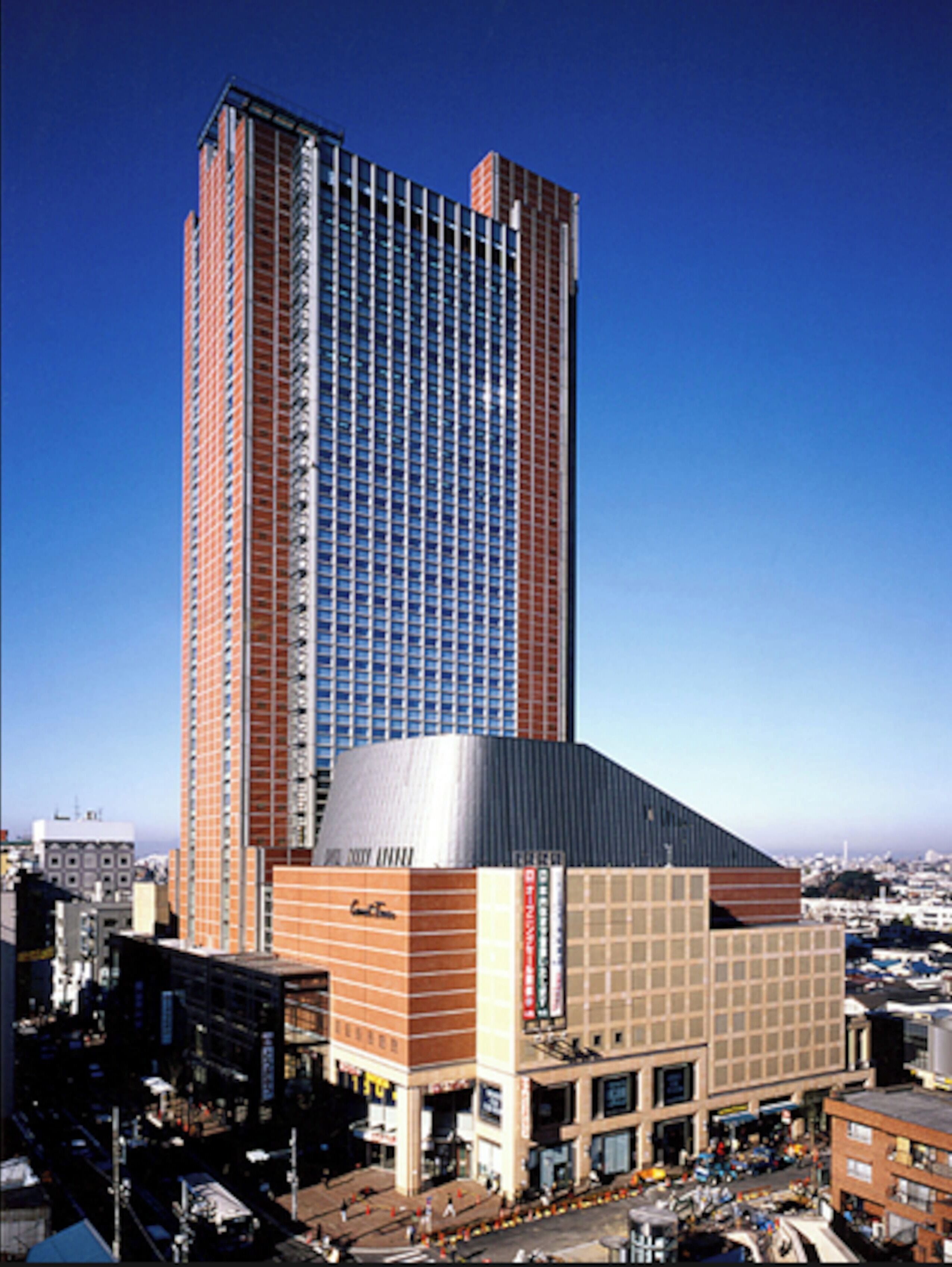 Pemandangan kota dari properti