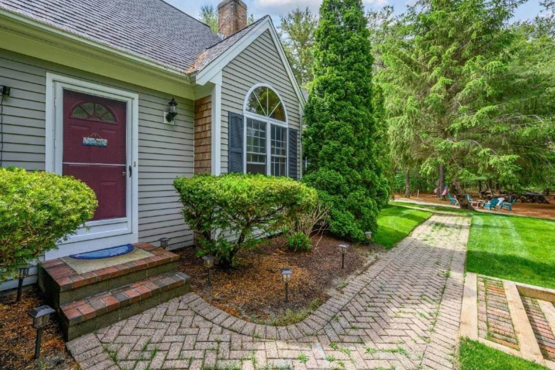 Landscape "Clean and well maintained landscaping"