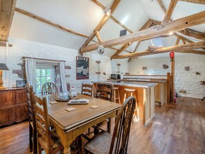 Dining - 2 bedroom accommodation in Carlisle (Carlisle)