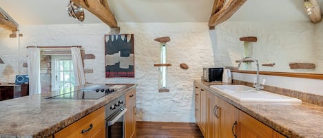 Dishwasher, cookware/dishes/utensils